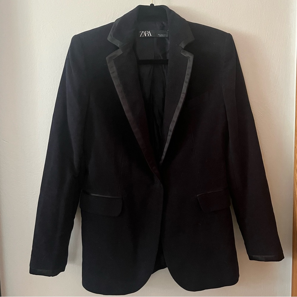 Zara velvet black blazer